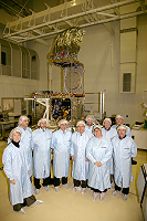 Equipe NASA/JPL lors de l'intégration de Jason-2 à Cannes